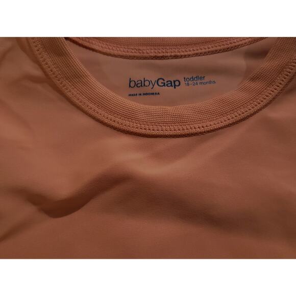 Baby Gap & Carter's Swimsuit Bundle = 2 Elastic Stretch Board Shorts & 1 Shirt - Picture 3 of 5